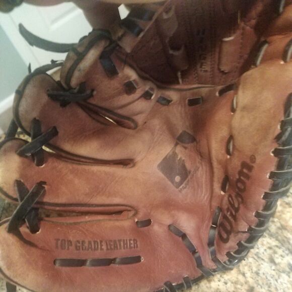 Rare Wilson A1812 Dual Hinge Crown Web 10.5" Leather Baseball Glove LHT - Picture 4 of 12